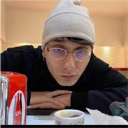 sono un tutor che può aiutare con le lingue a livello medie o superiori